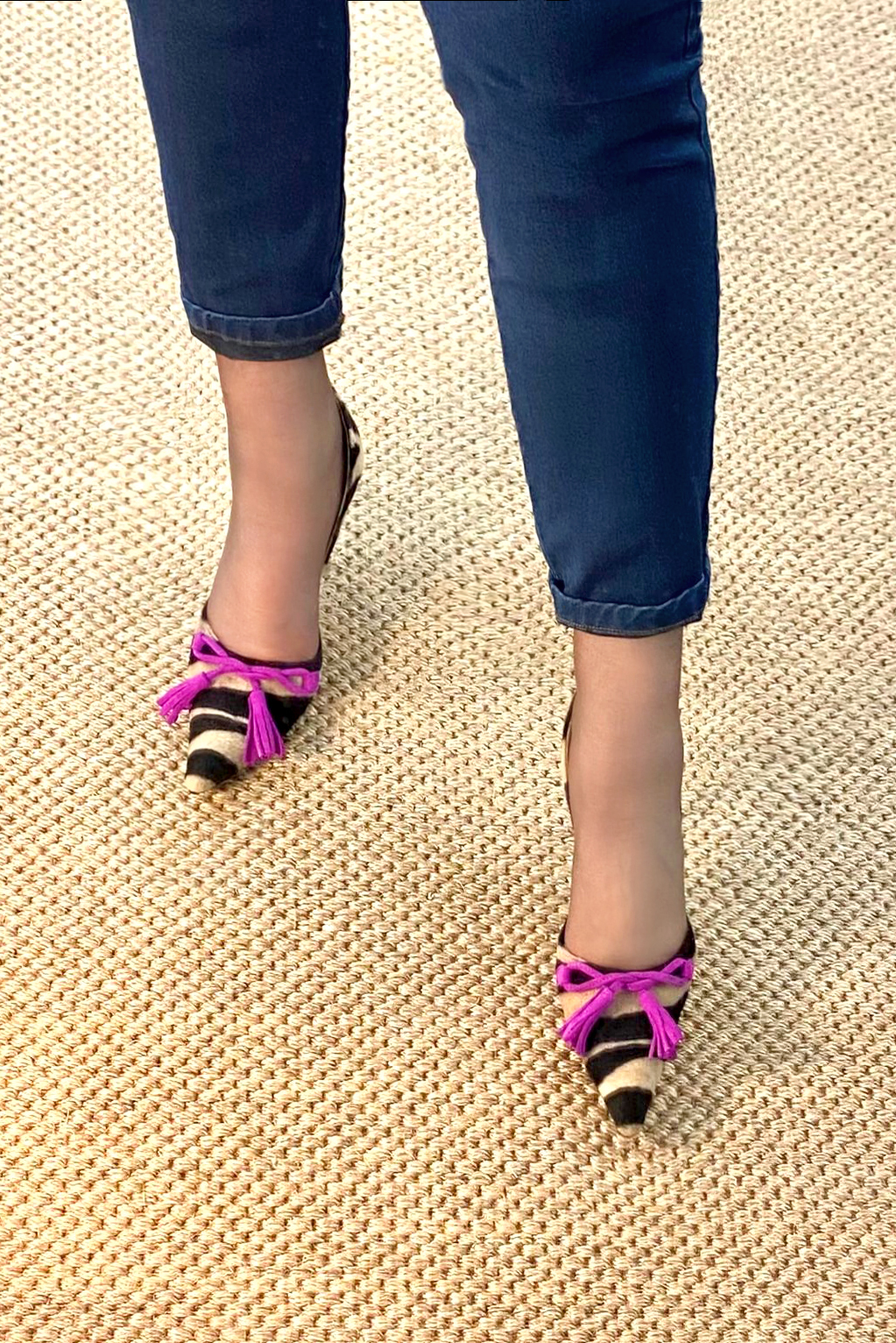 Safari black and mauve purple women's open arch dress pumps. Pointed toe. Very high slim heel. Worn view - Florence KOOIJMAN